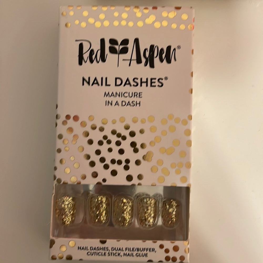 Red Aspen Nail Dashes